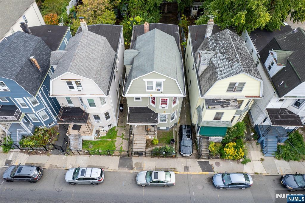 650 Grove Street - Photo 2