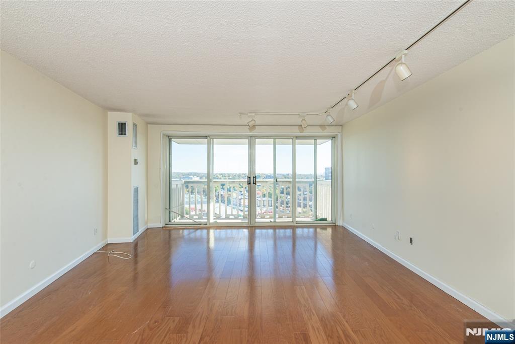 555 North Avenue 21U - Photo 3