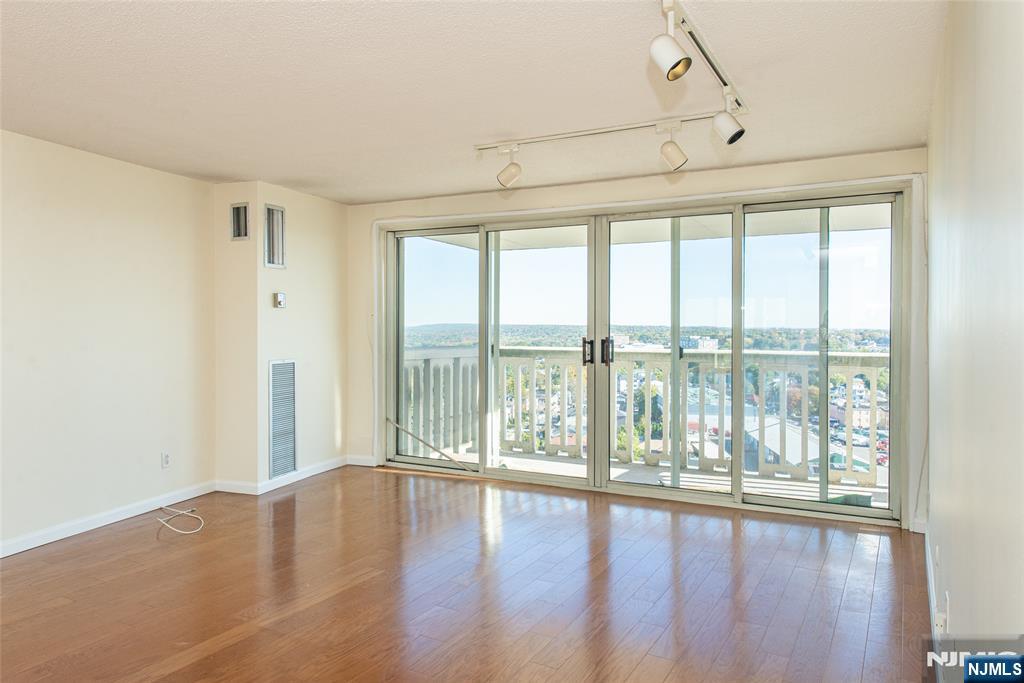 555 North Avenue 21U - Photo 5