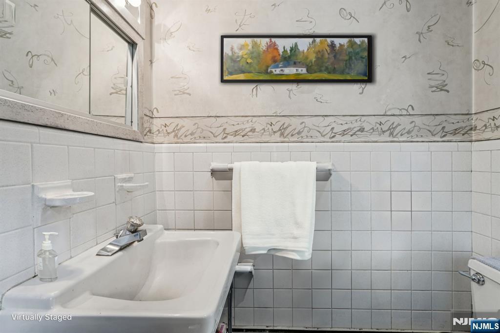 59 Old Stone Church Road, Upper Saddle River, NJ, 07458