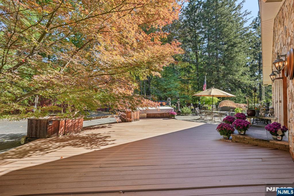 59 Old Stone Church Road, Upper Saddle River, NJ, 07458