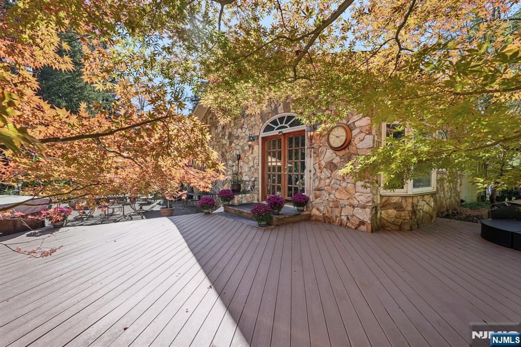 59 Old Stone Church Road, Upper Saddle River, NJ, 07458