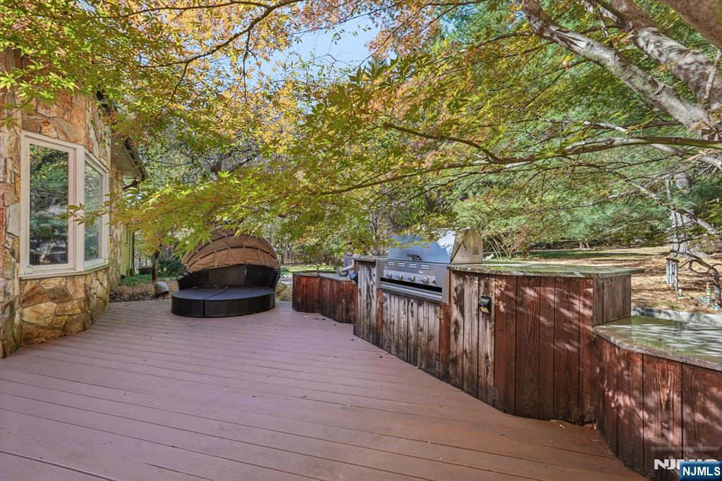 59 Old Stone Church Road, Upper Saddle River, NJ, 07458