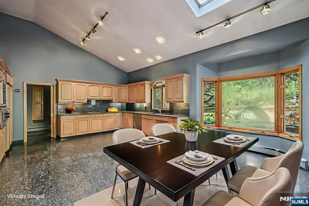 59 Old Stone Church Road, Upper Saddle River, NJ, 07458