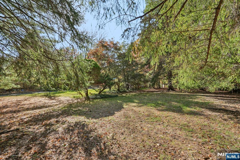 59 Old Stone Church Road, Upper Saddle River, NJ, 07458