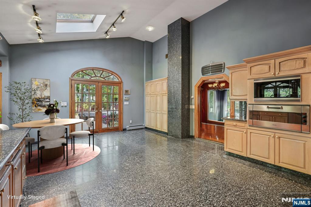 59 Old Stone Church Road, Upper Saddle River, NJ, 07458