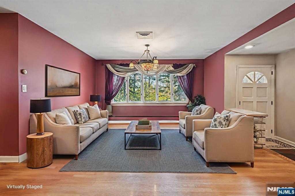 59 Old Stone Church Road, Upper Saddle River, NJ, 07458