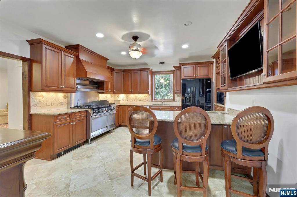 80 Prospect Avenue, Woodcliff Lake, NJ, 07677