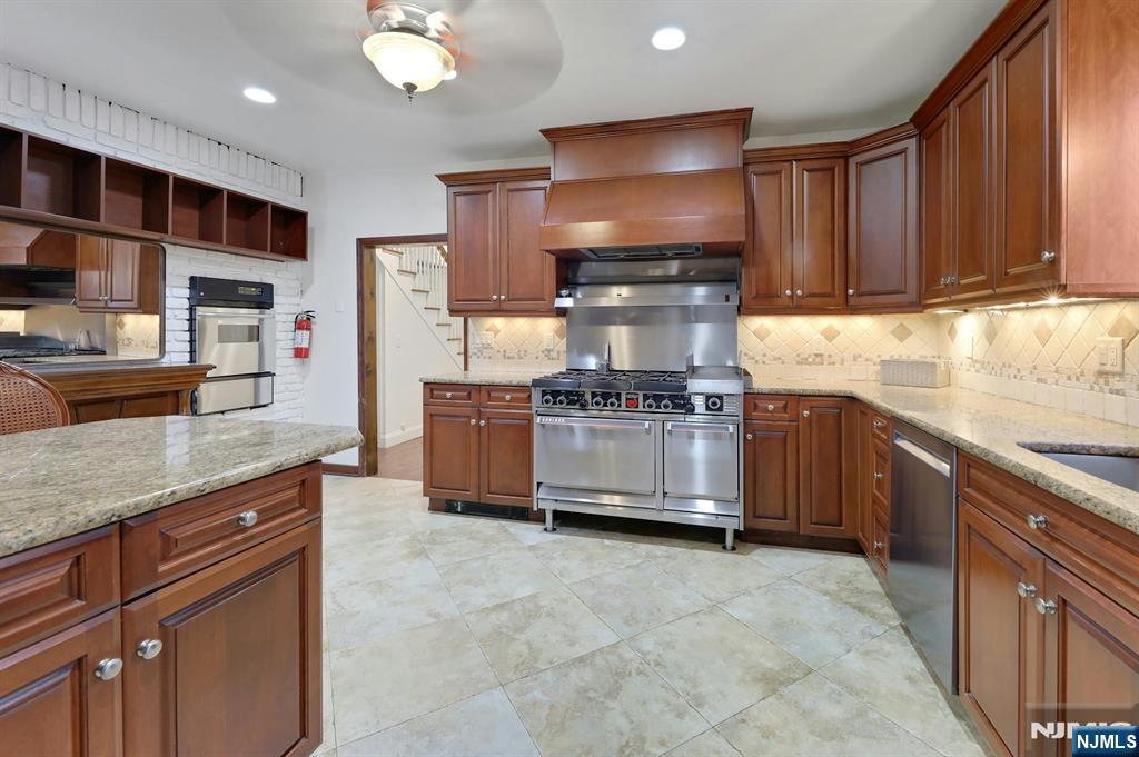 80 Prospect Avenue, Woodcliff Lake, NJ, 07677