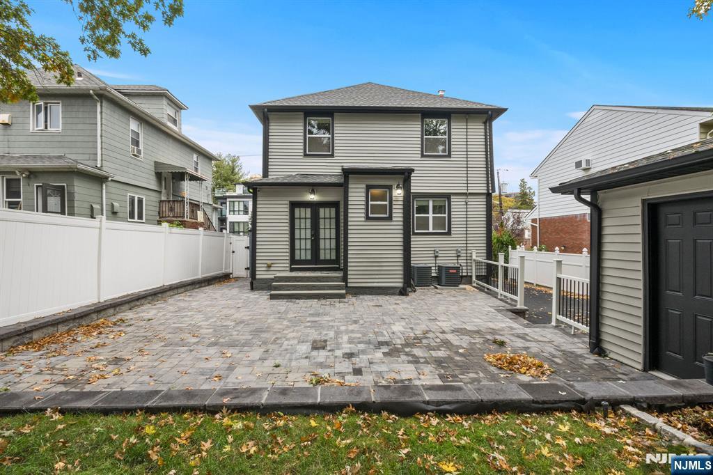 54 Lawton Avenue - Photo 3