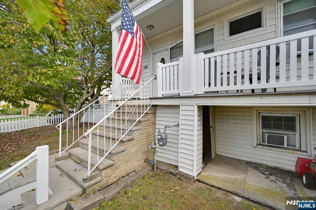 126 Macarthur Avenue - Photo 5