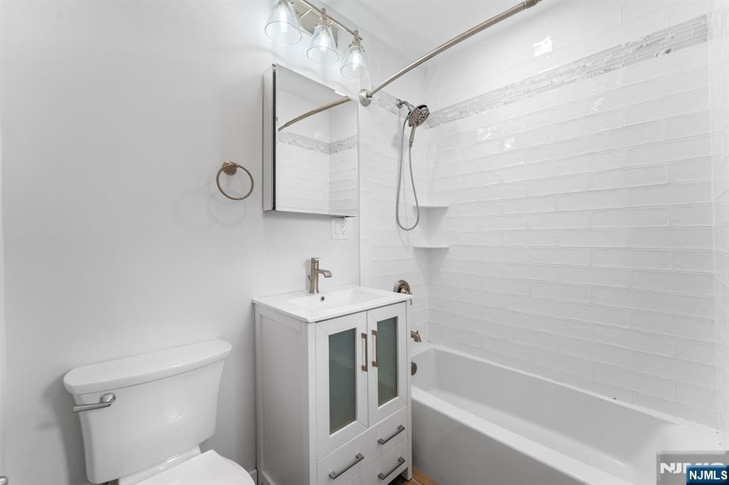 177 Pierrepont Avenue, Rutherford, NJ, 07070