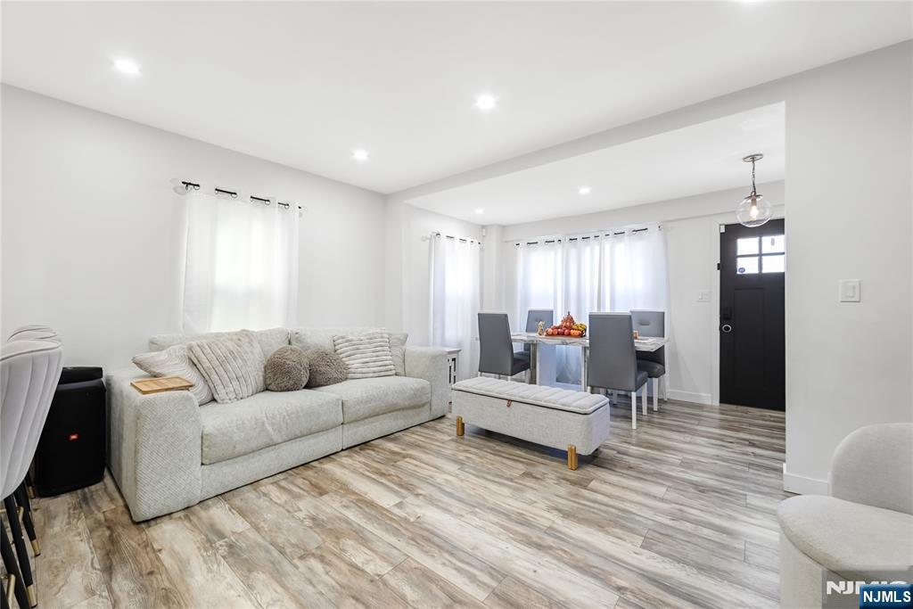 170 Clinton Place - Photo 3