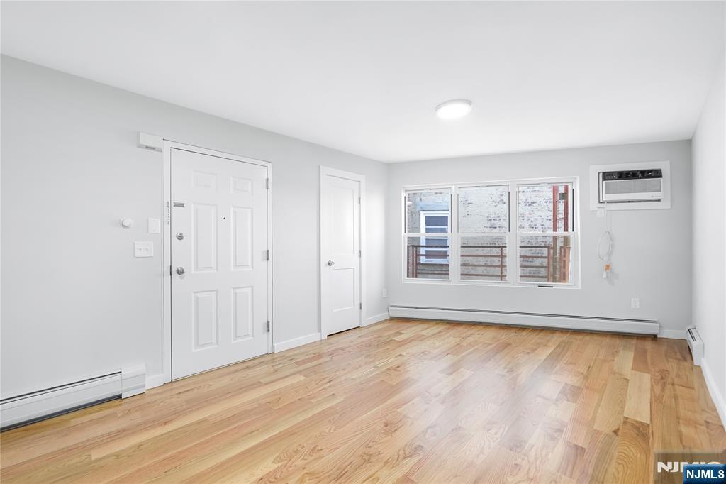 161 18th Street 10C - Photo 4