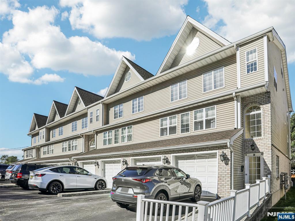 20 Mountain Ave 9