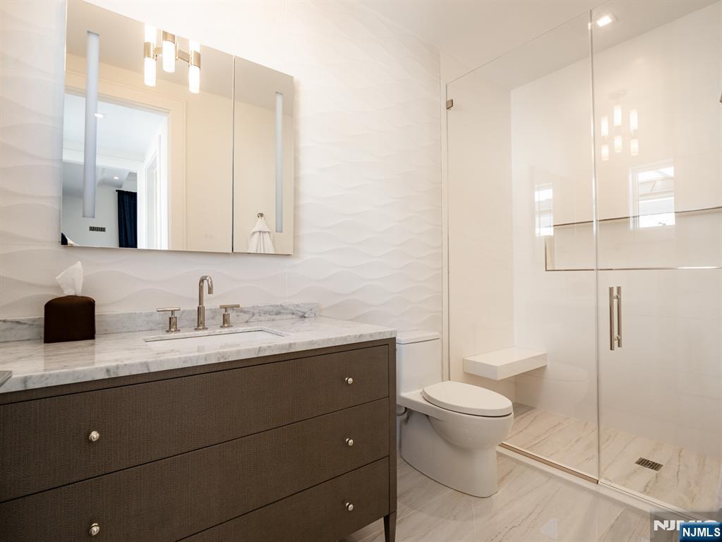 16-18 Paris Avenue #1 — photo 19
