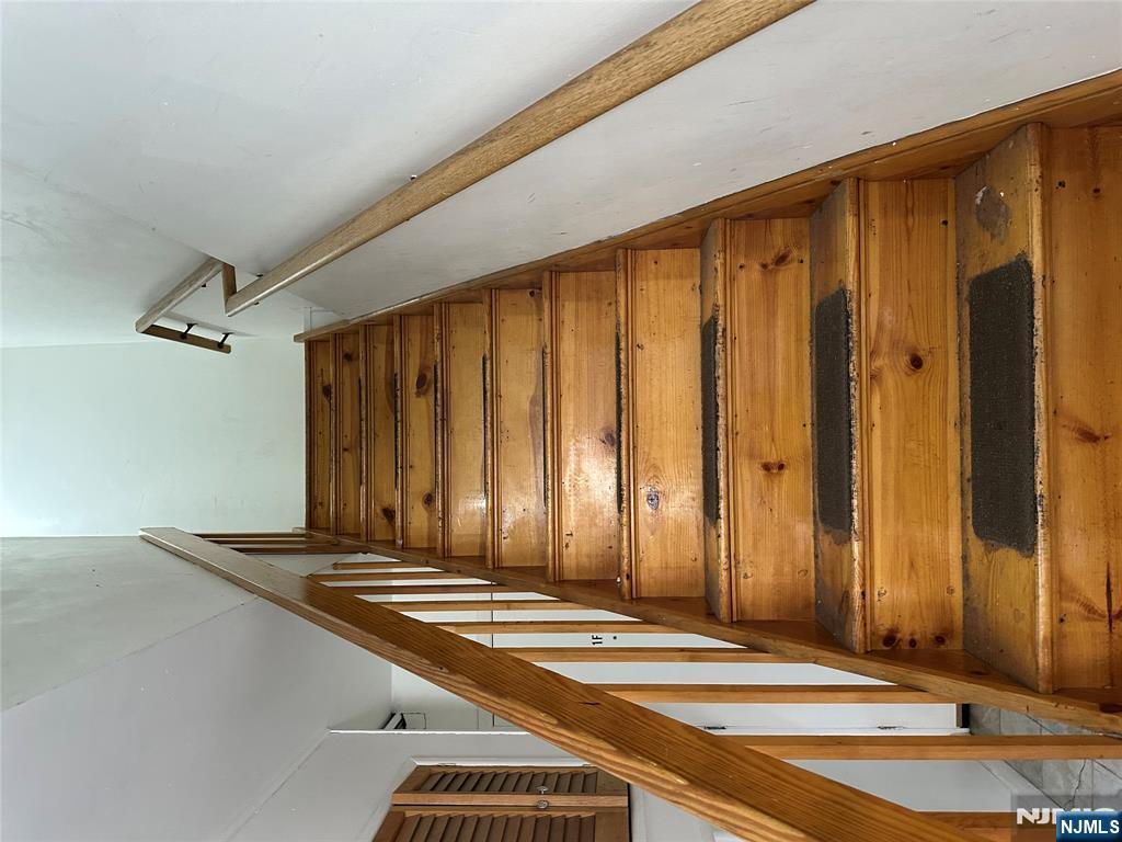 374 Summit Avenue — photo 15