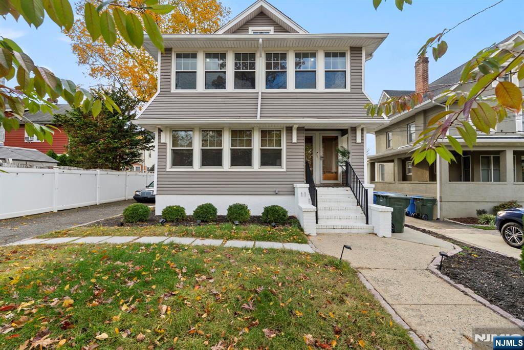 11 W Gouverneur Avenue - Photo 2