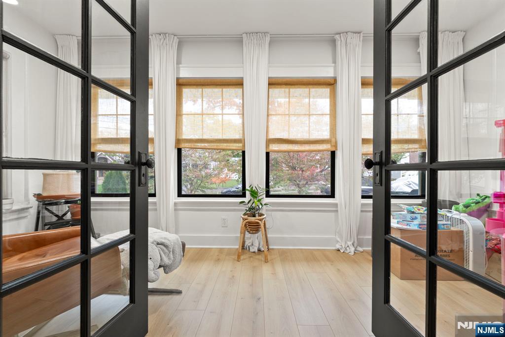 11 W Gouverneur Avenue - Photo 3