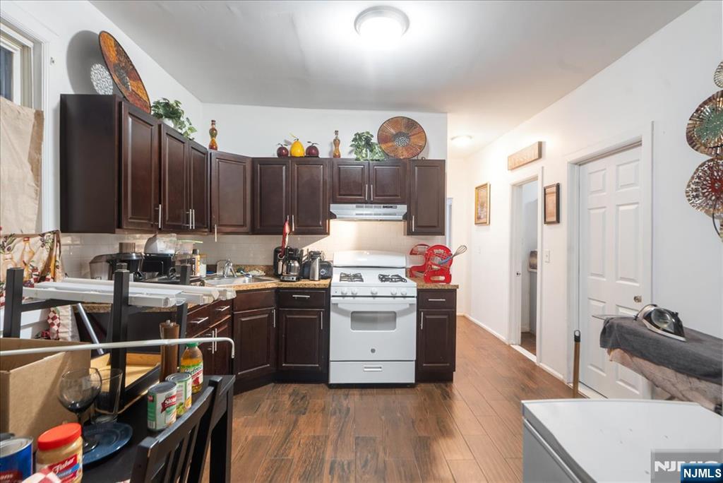 552 Norwood Street - Photo 4