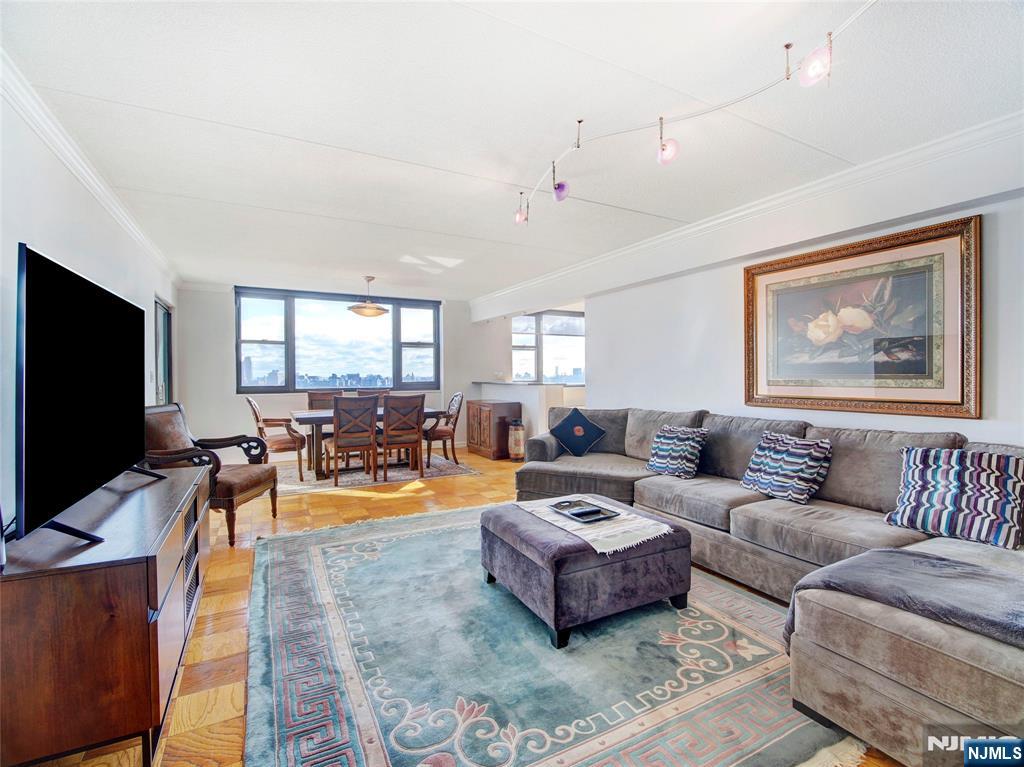 4 Horizon Road, Fort Lee, NJ, 07024