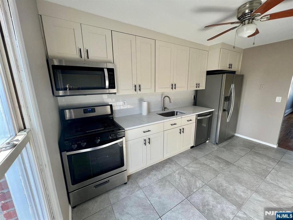 26 Clinton Street 9 - Photo 2