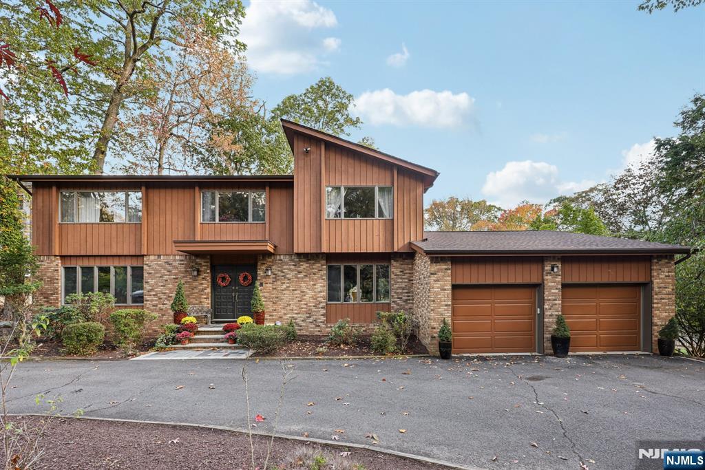 8 Church Court, Closter, NJ, 07624