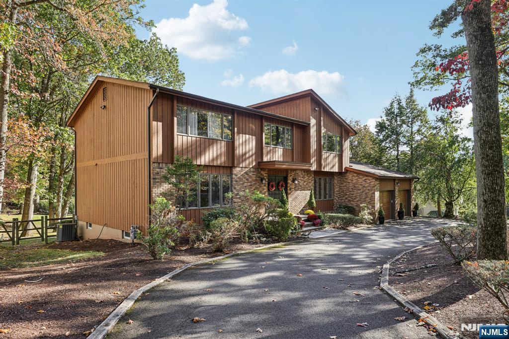 Homes for sale in Alpine, NJ | 76 Church St, Alpine, NJ 07620 | MLS# 25038775