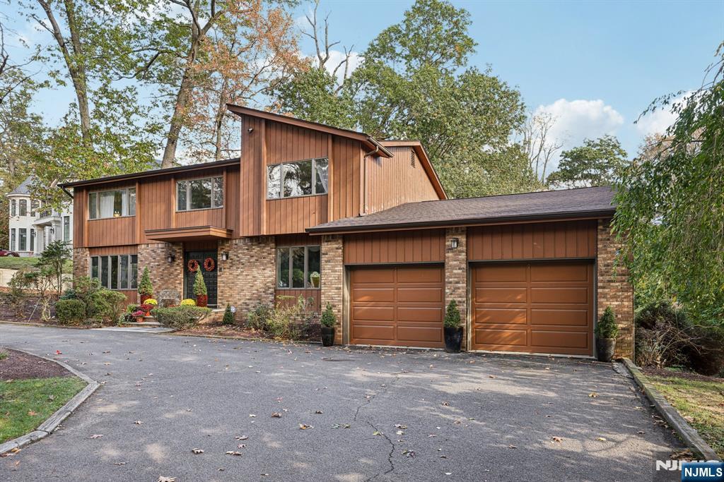 Homes for sale in Alpine, NJ | 76 Church St, Alpine, NJ 07620 | MLS# 25038775