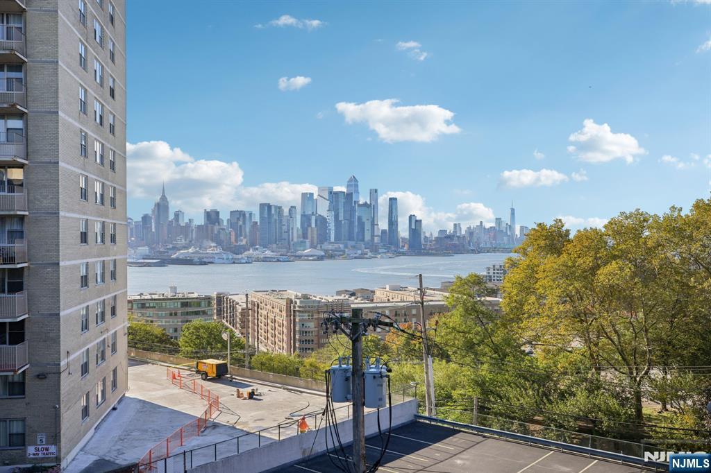 6010 Boulevard East 54 - Photo 4