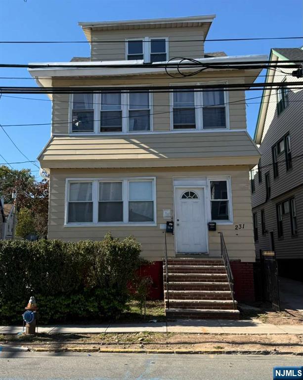 231 Myrtle Avenue - Photo 1