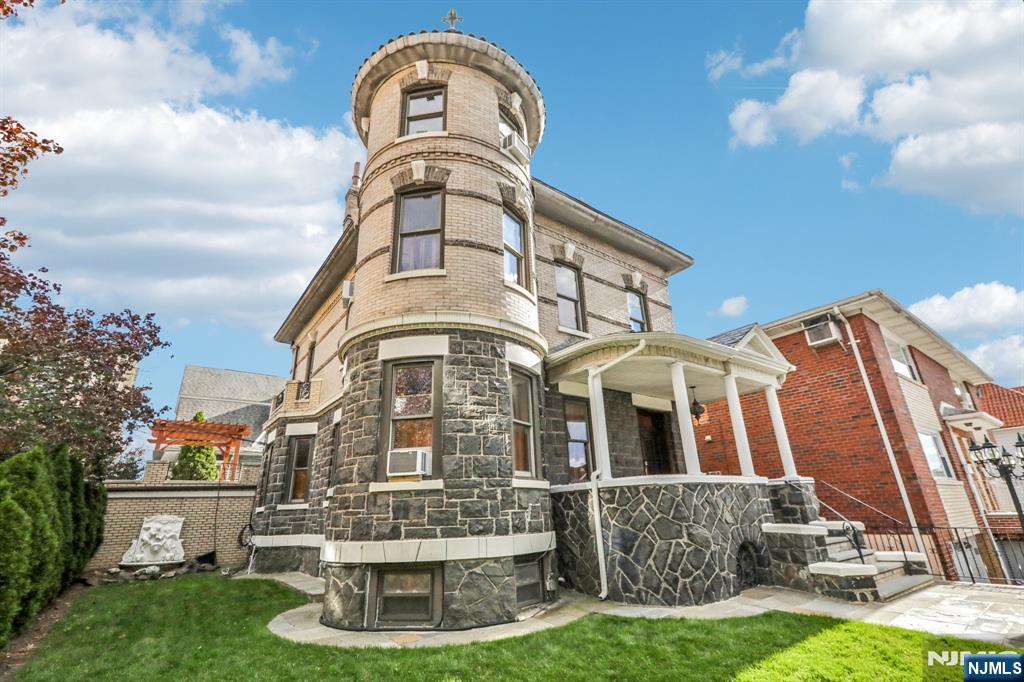 1585 Bergen Boulevard, Leonia, NJ, 07605