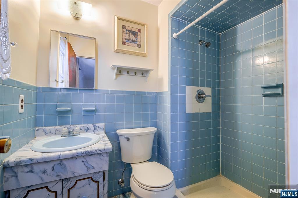 17A Garden Drive, Elmwood Park, NJ, 07407