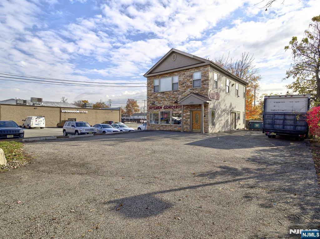 422 Livingston Street — photo 15