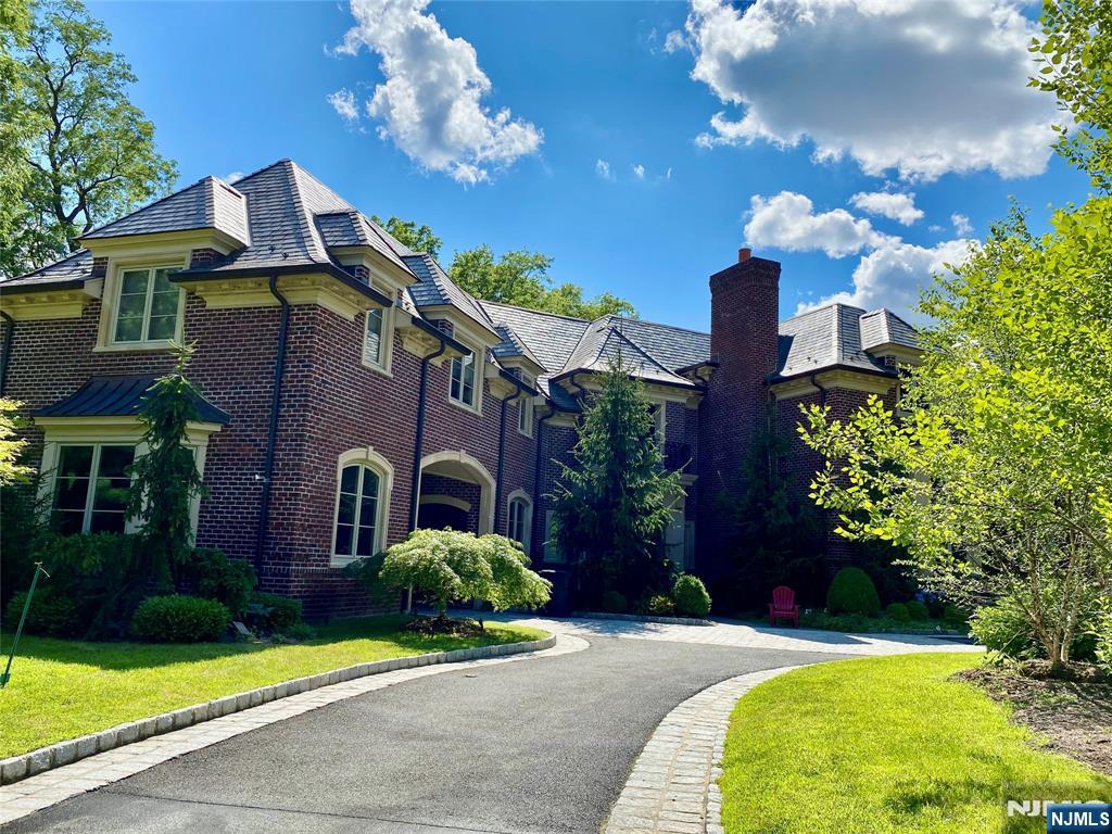 $4,850,000 Colonial
