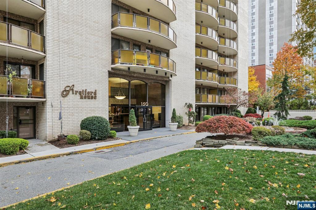 Homes for sale in Hackensack, NJ | 150 Overlook Ave #6H, Hackensack, NJ 07601 | MLS# 25039355