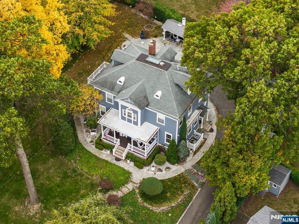 $1,999,000 Colonial