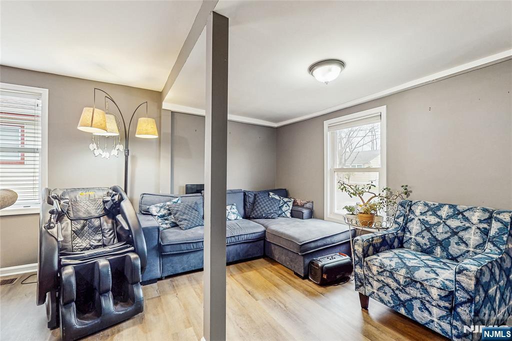 20 8th Avenue - Photo 3