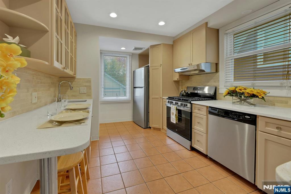 Updated Eat-In Kitchen!