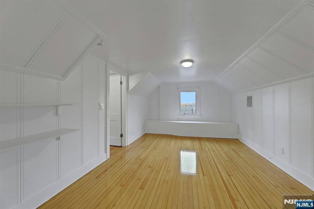 3rd Floor Office/Guest Room!