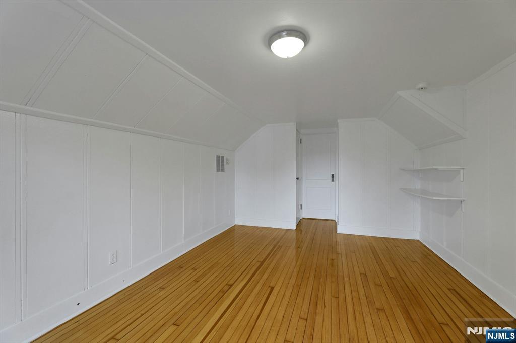 Large 3rd Floor Room, plus Storage!