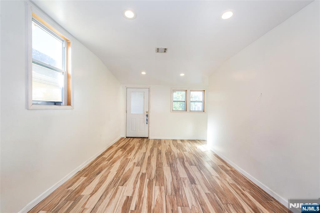 337-379 Ellison - Photo 3