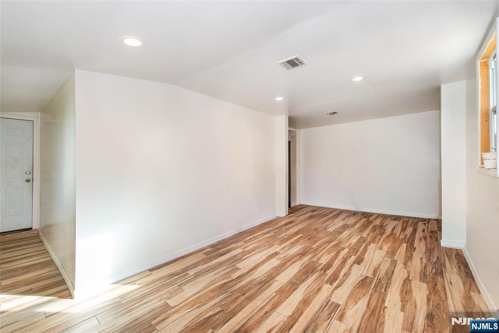 337-379 Ellison - Photo 4