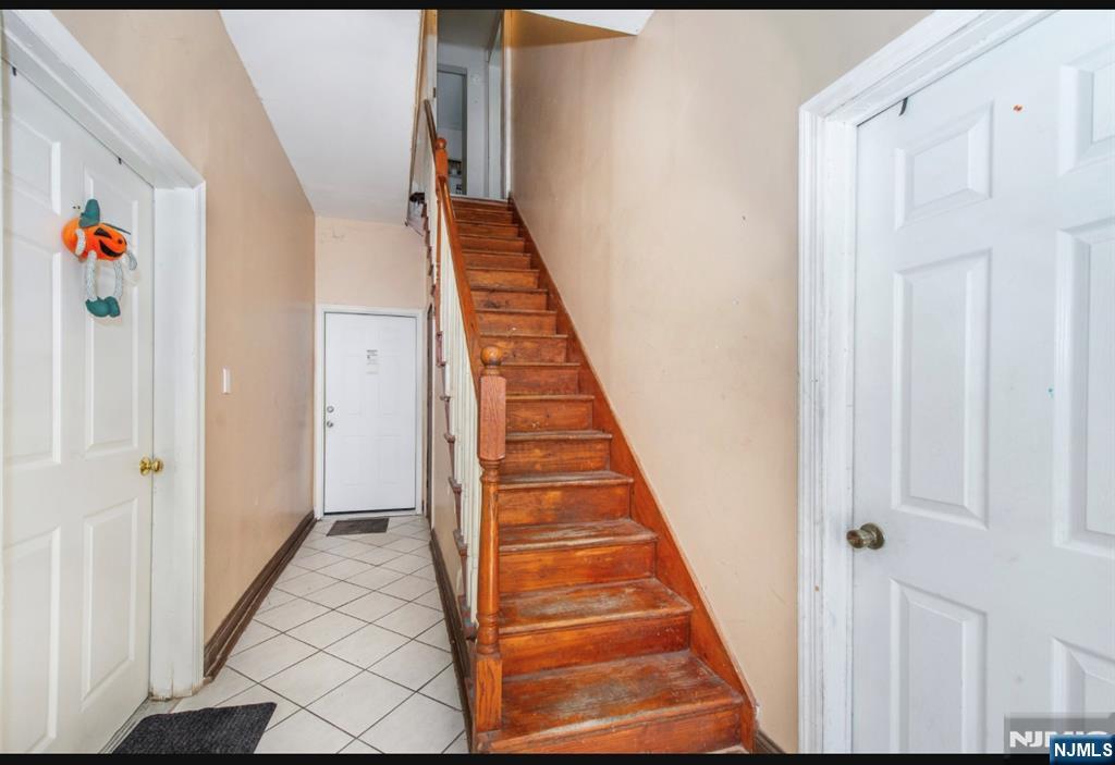 337-379 Ellison