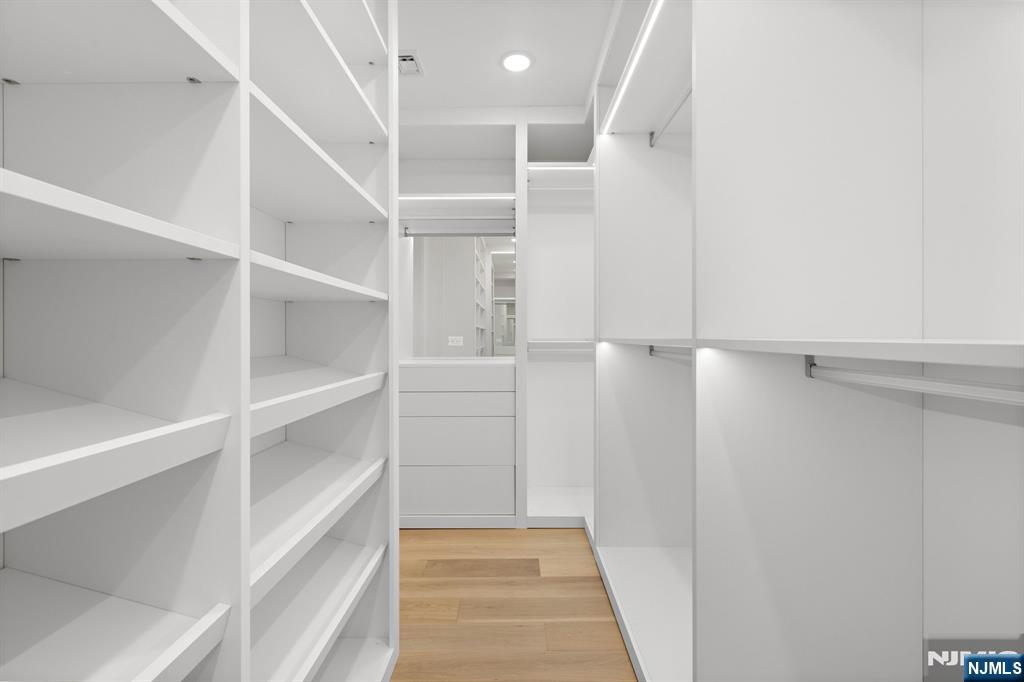 11 Stone Bridge Court, Demarest, NJ, 07627