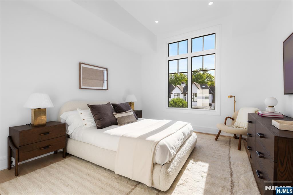 11 Stone Bridge Court, Demarest, NJ, 07627