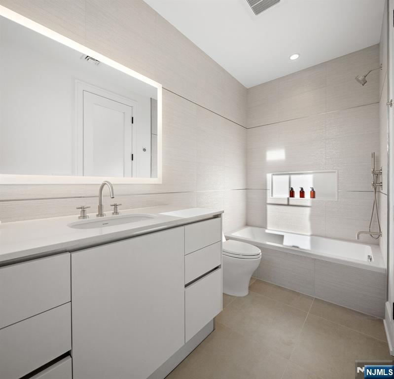 11 Stone Bridge Court, Demarest, NJ, 07627