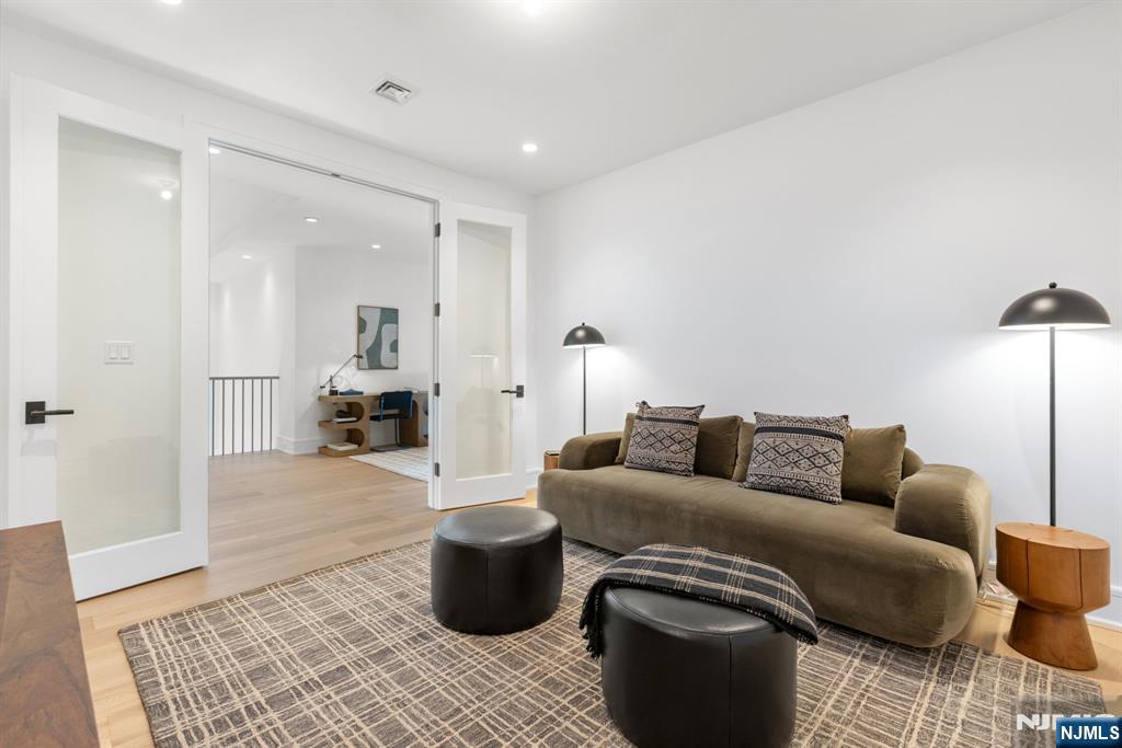 11 Stone Bridge Court, Demarest, NJ, 07627