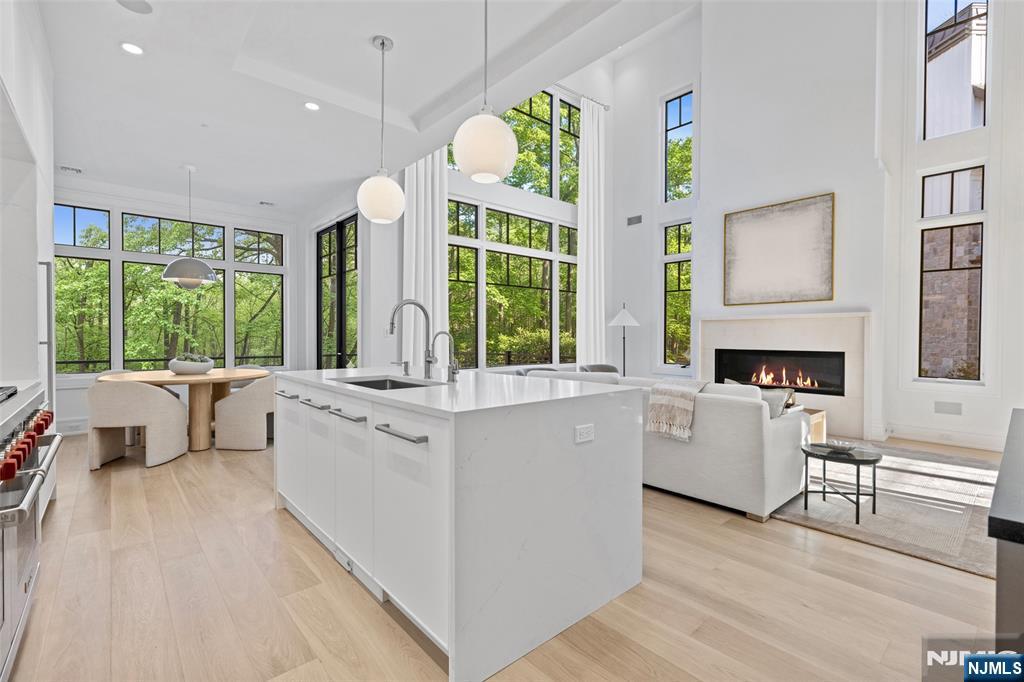 11 Stone Bridge Court, Demarest, NJ, 07627