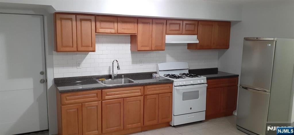 72 Sherman Avenue - Photo 5